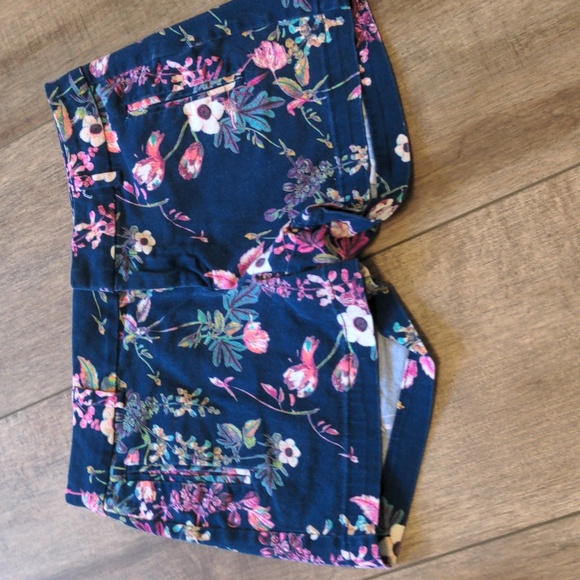 Floral twill shorts size 2 - Picture 1 of 3